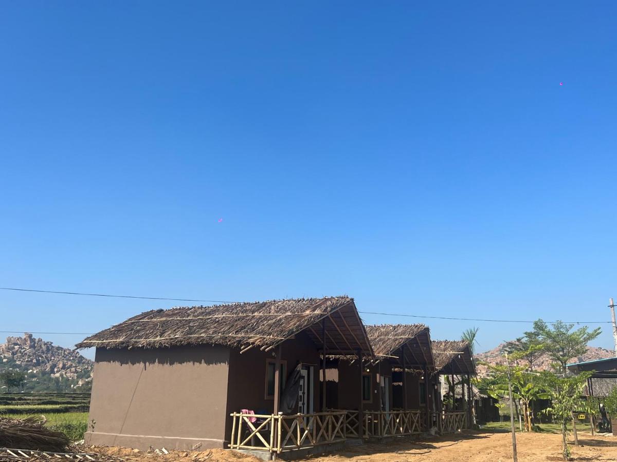 Hippie Land Hampi Hotel Exterior photo