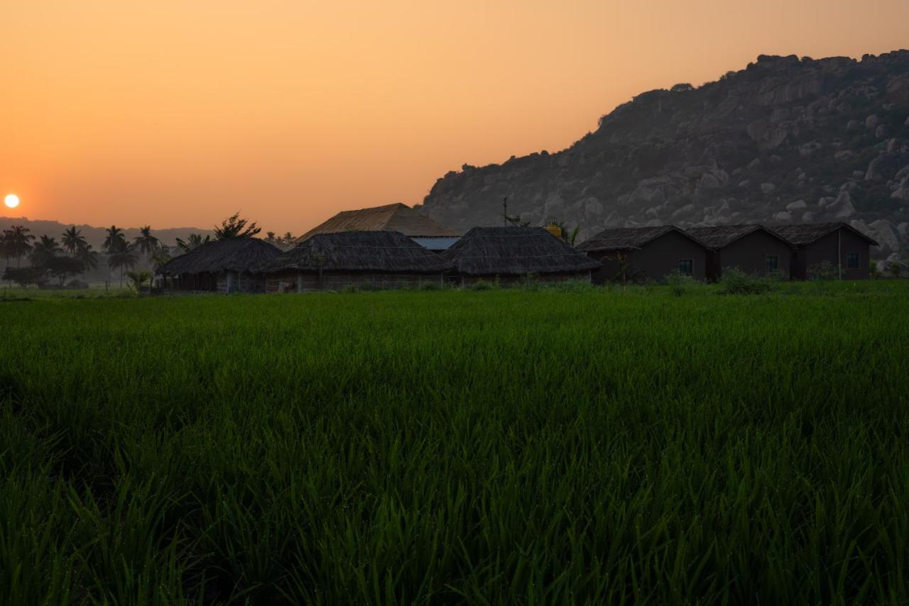 Hippie Land Hampi Hotel Exterior photo